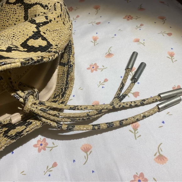 large y2k mock snakeskin 6126 by lindsay lohan purse w/ side corsets - Picture 5 of 13